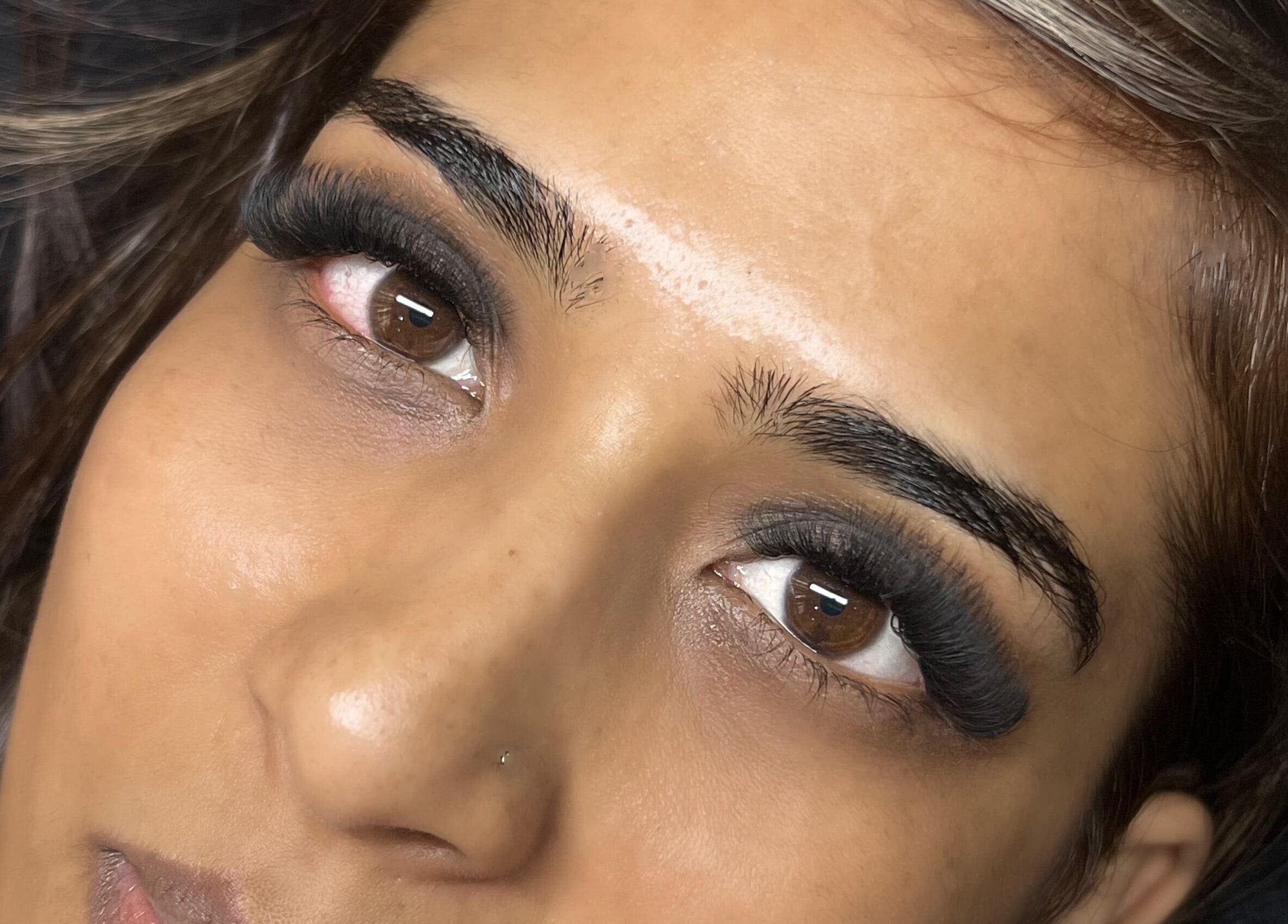 Voluminous eyelashes at Lash & Beauty Evolution, Queensburgh, Kwazulu-natal, ZA, showcasing expert lash work.