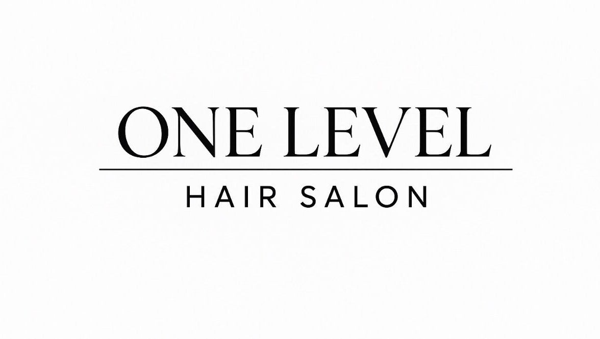 Logotipo do One Level Hair Salon em Quinta Do Conde, Setúbal, PT. Design elegante e moderno.