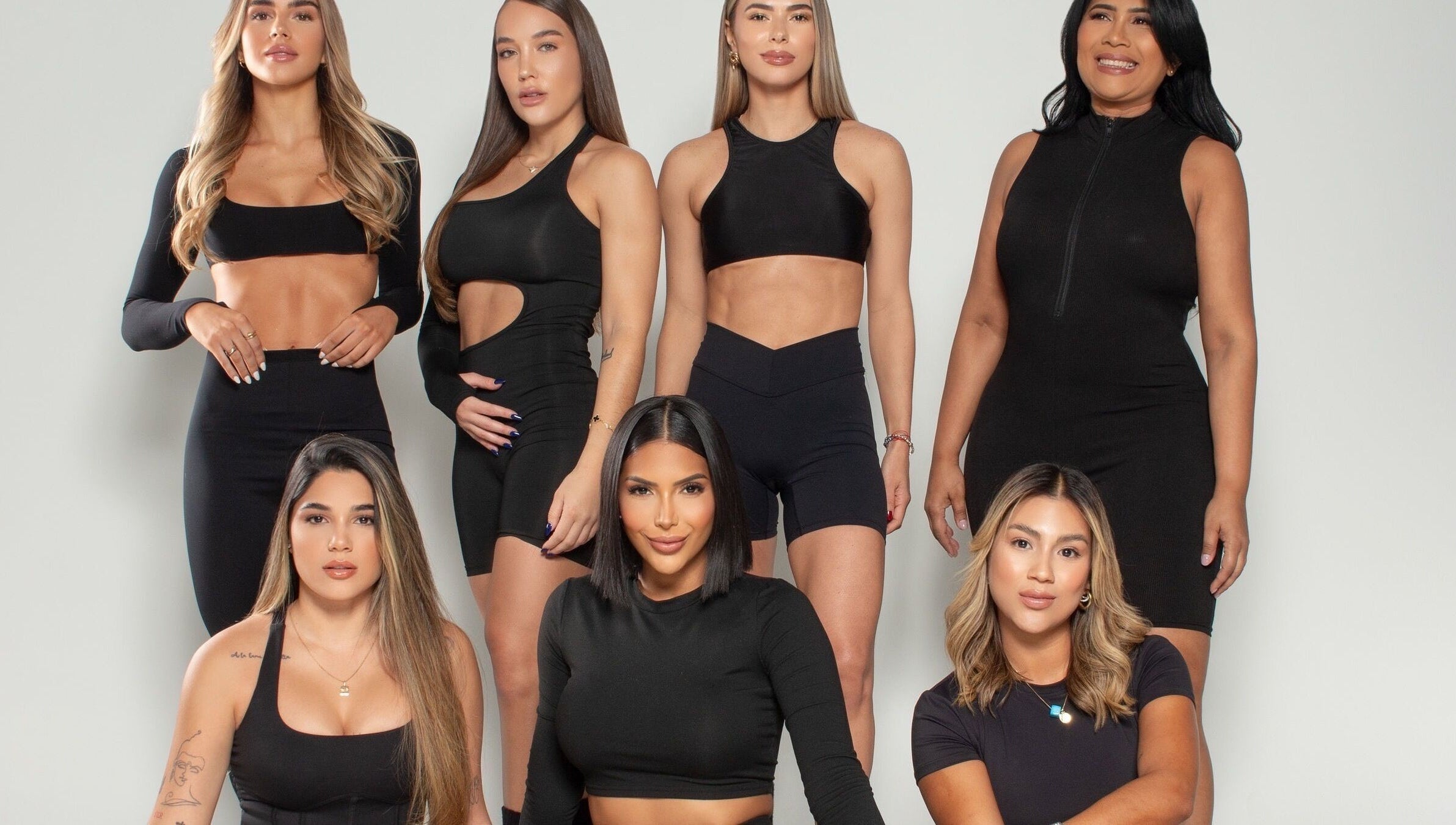 Equipo profesional en Hiatus Spa, Valencia, Carabobo, VE, exhibiendo elegancia y confianza.