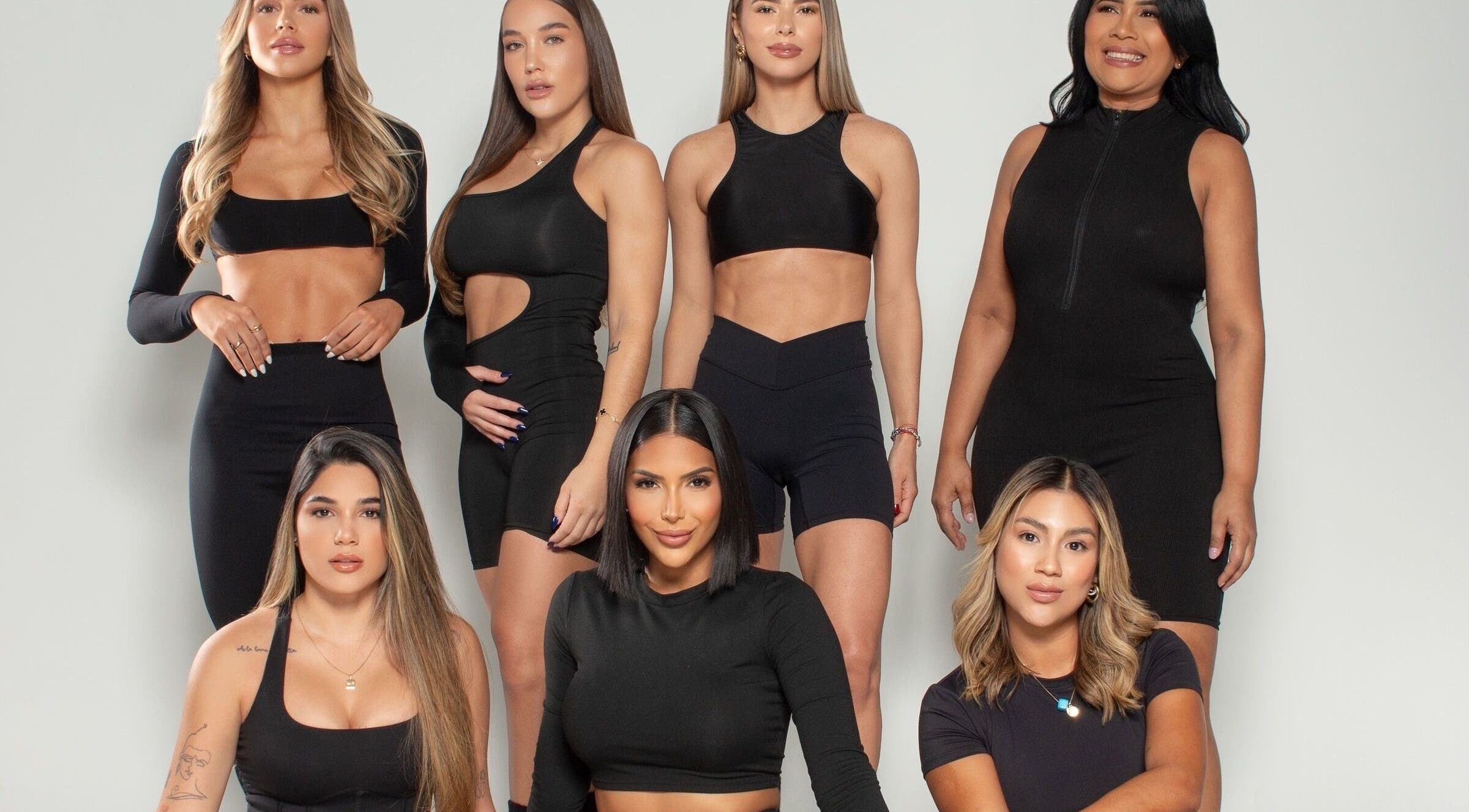 Equipo profesional en Hiatus Spa, Valencia, Carabobo, VE, exhibiendo elegancia y confianza.