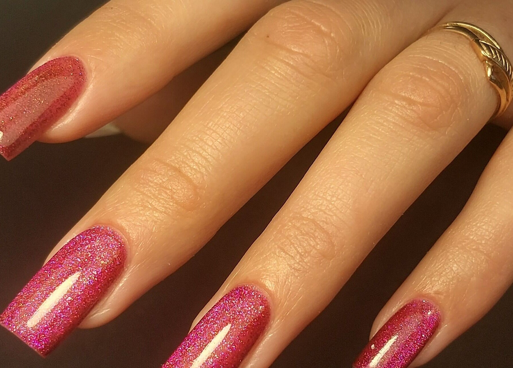 Блискучий рожевий манікюр в Studio manicure VD, Łódź, Województwo Łódzkie, PL.