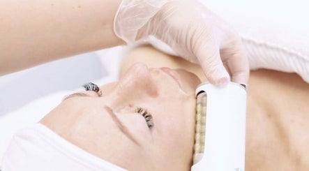 Facial treatment at MK Cosmetic Clinic in Vaughan, Ontario, CA, highlighting advanced skincare techniques.