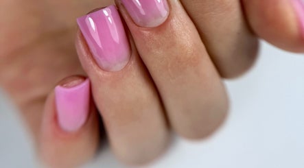 Kinya Nails