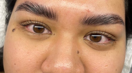 OnFleek Lash & Brows billede 2