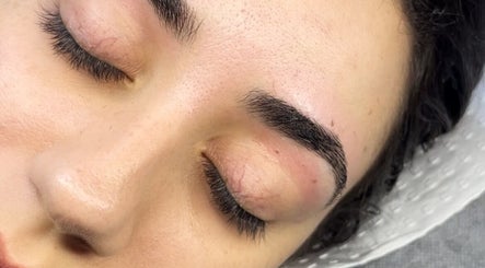 OnFleek Lash & Brows billede 3