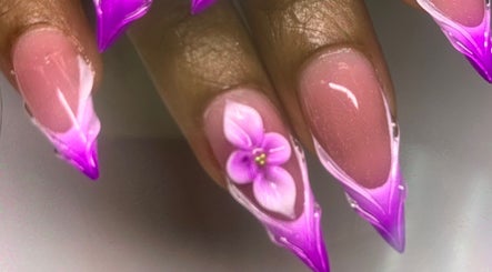 Lindznail bar image 2