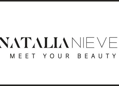 Logotipo elegante de Natalia Nieves Salon en Caguas, Caguas, PR con el lema 'Meet Your Beauty'.