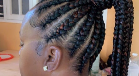 Kay’s Braidingの画像：3