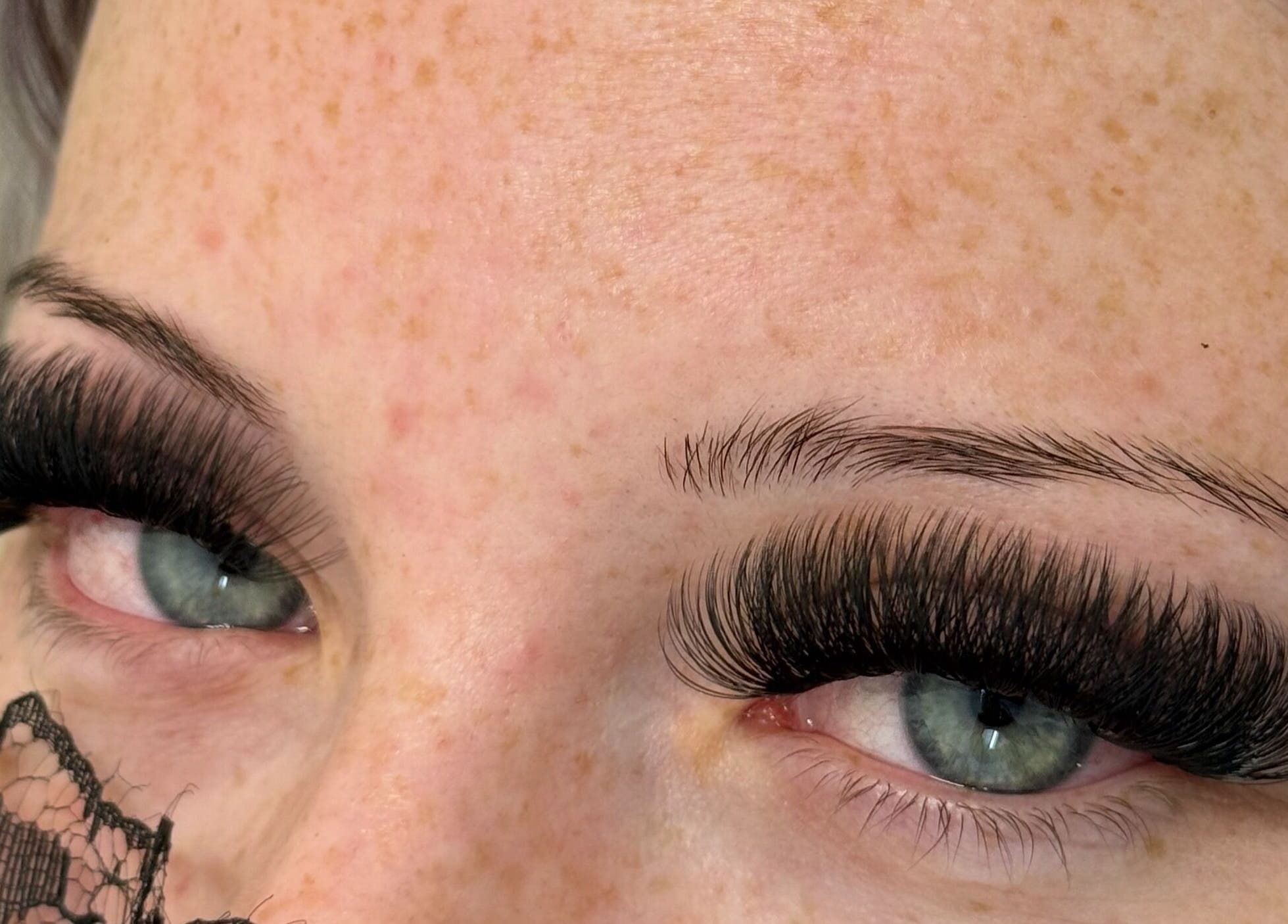 Close-up of eyelash extensions at Lapilipina Beauties in Christchurch, Canterbury, NZ, showcasing detailed artistry.