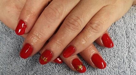 Shanie's Beauty Services image 2