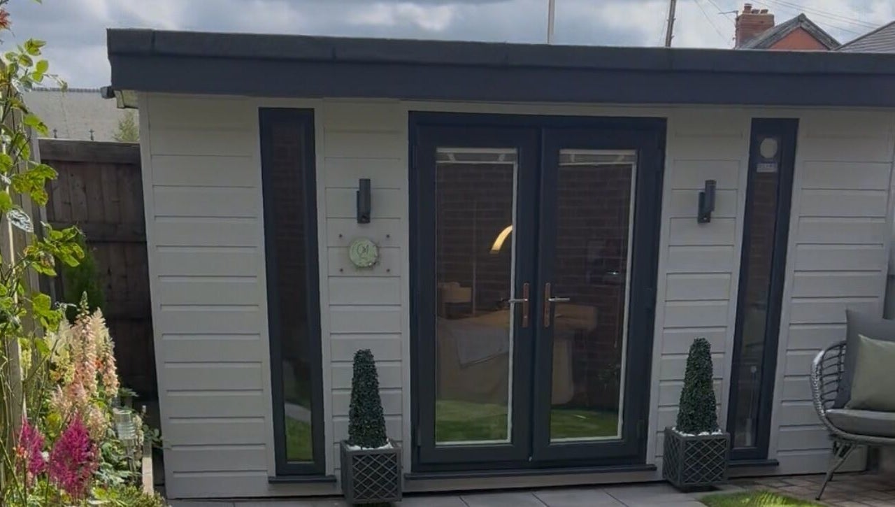 Exterior view of CMBeauty's cozy venue in Ashton-in-Makerfield, England, GB, with stylish decor.