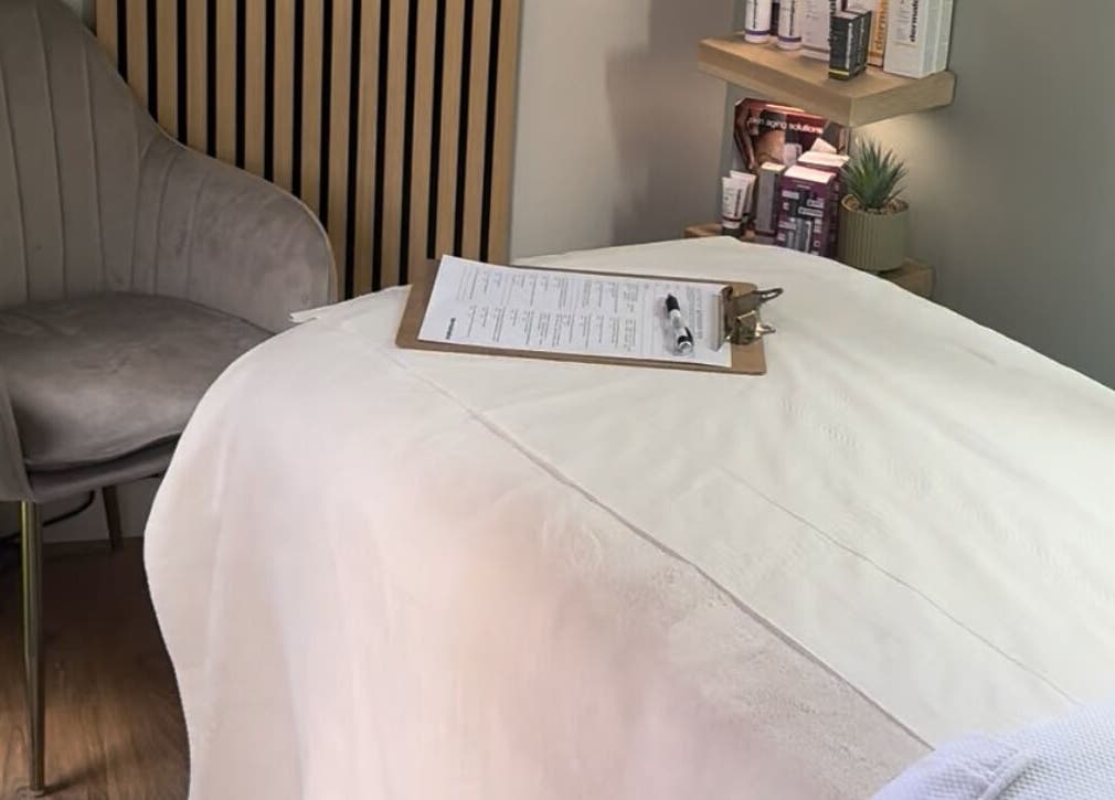 Tranquil spa bed setup at CMBeauty, Ashton-in-Makerfield, England, GB showcasing comfort and relaxation.