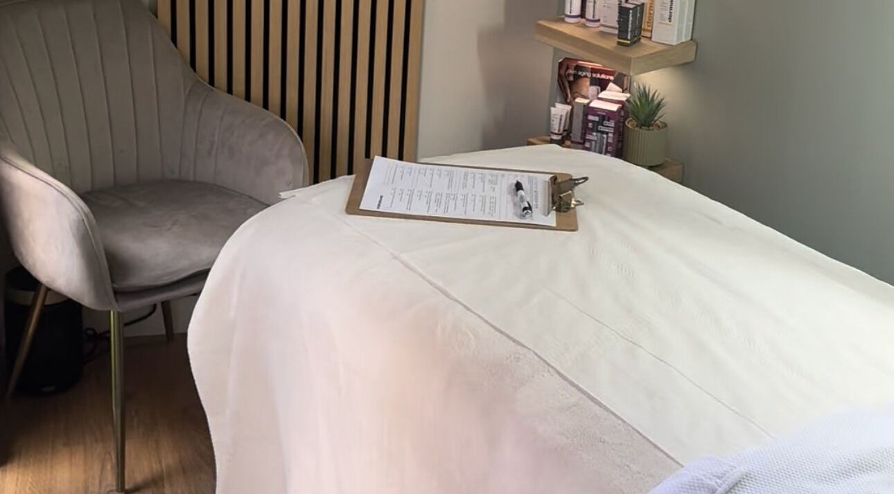Tranquil spa bed setup at CMBeauty, Ashton-in-Makerfield, England, GB showcasing comfort and relaxation.