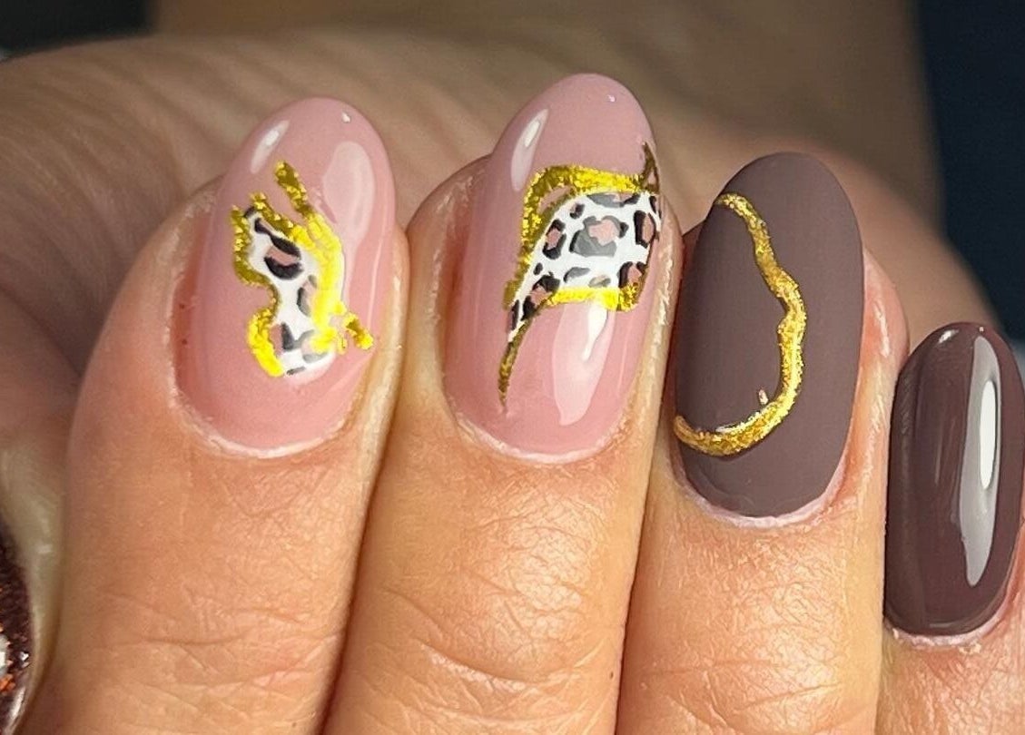 Nail art met goud en dierenprint bij Nails by Deetje, Ijsselstein, Utrecht, NL.