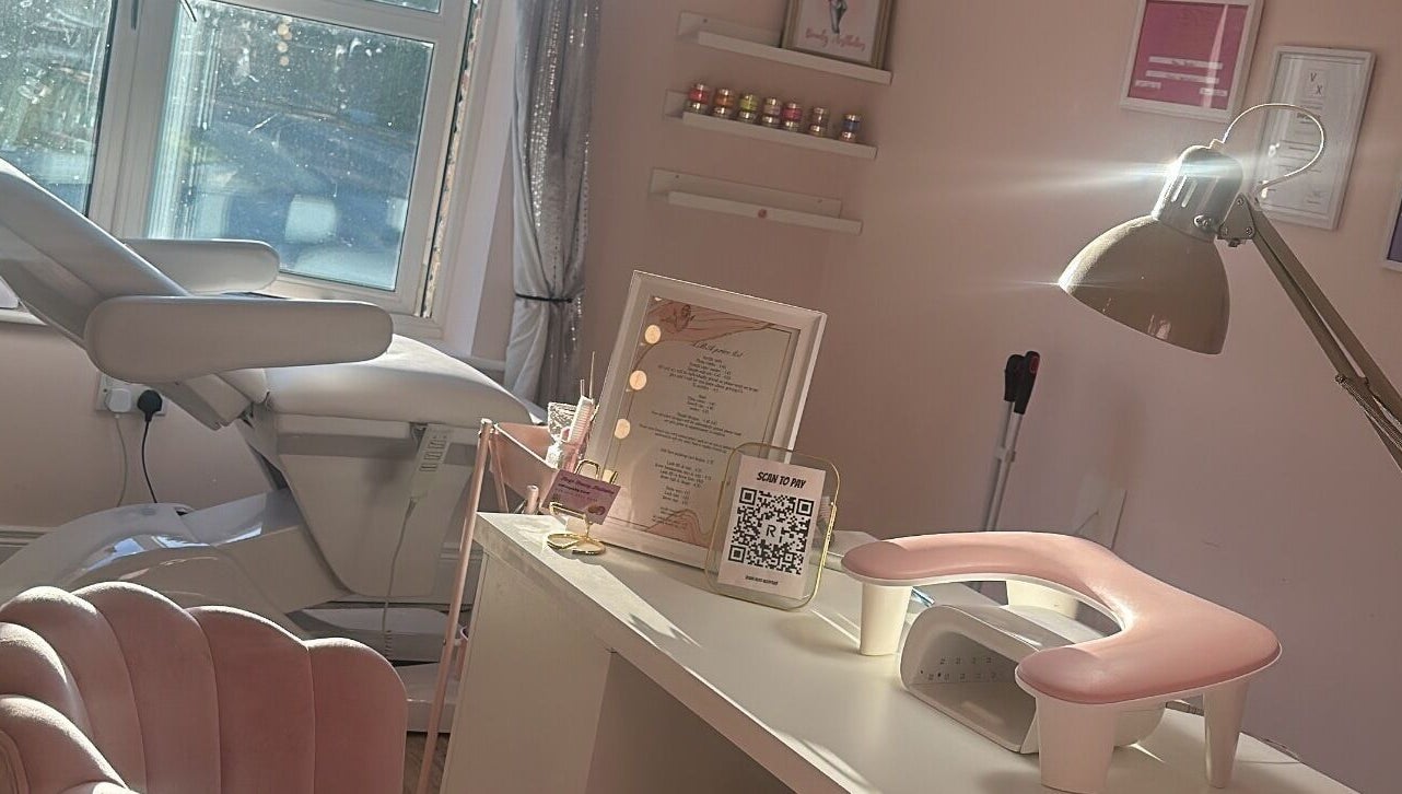 Calming beauty room at Amy’s Beauty Aesthetics, County Meath/Kildare, IE, with chic decor and bright lighting.