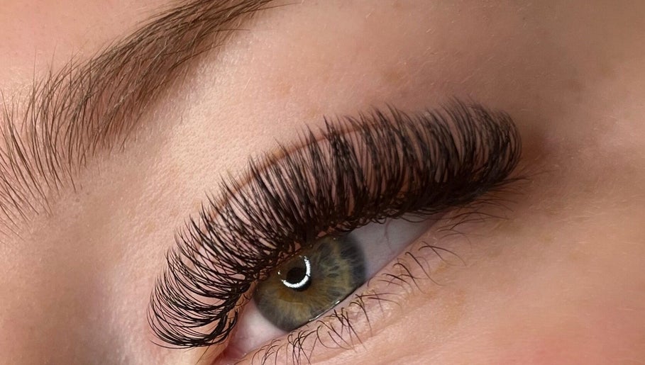 hình ảnh 1 của Lashes By Alex