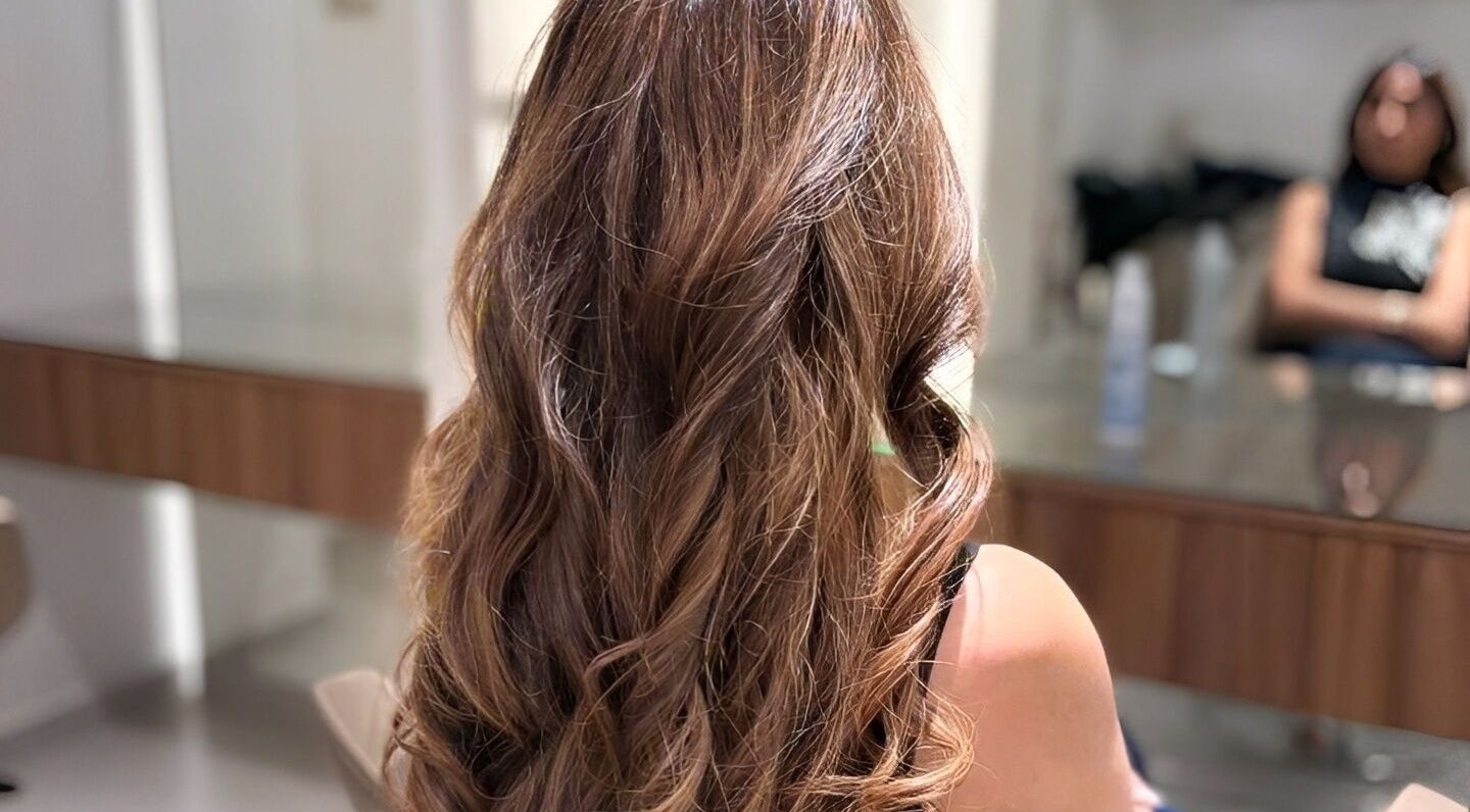Styled waves at The Browz Salon in Zayed Town, Al-muḥāfaẓat Aš-šamālīyah, BH. Perfect for a glamorous look.