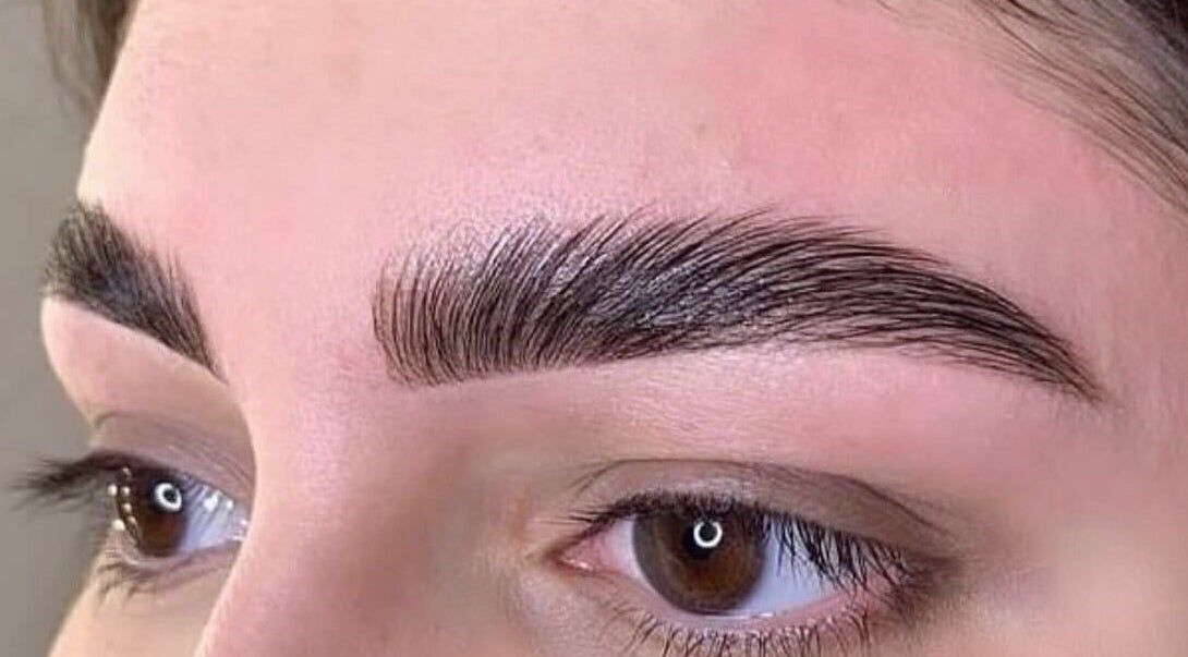 Close-up of perfectly groomed eyebrows at the Browz Salon, Zayed Town, Al-muḥāfaẓat Aš-šamālīyah, BH.
