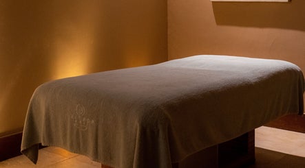 Tantric Kamasutra Massage image 2