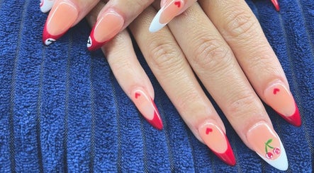 Image de Edgy Nails YYC by Tan 3