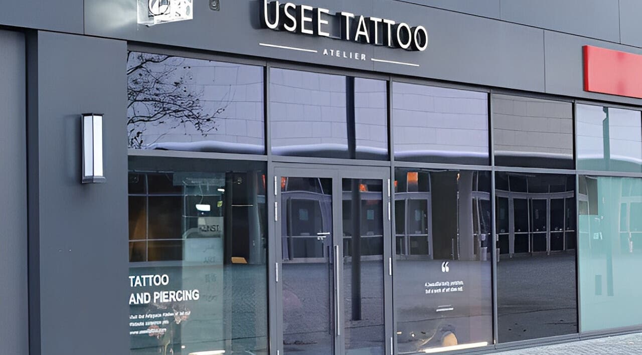 Front view of Usee Tattoo Atelier in Berlin, Berlin, DE, showcasing modern architectural design.