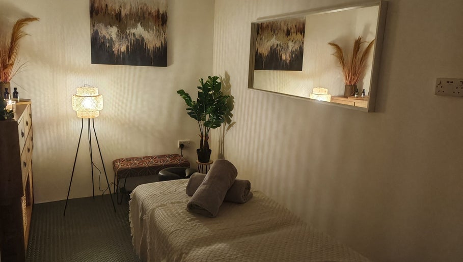 Immagine 1, Holistic wellness studio (Holistic massage therapy)