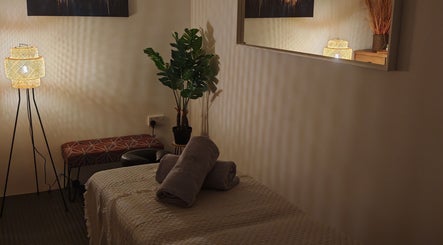 Immagine 2, Holistic wellness studio (Holistic massage therapy)