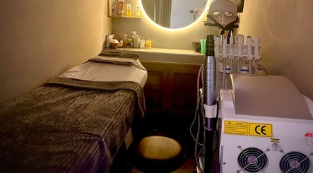 ZON Uñas y Faciales SPA