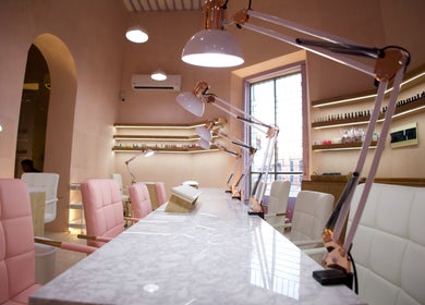 Estación de manicura iluminada en Ceremonia Uñas | Spa - Centro de Mérida, Mérida, Yucatán, MX.