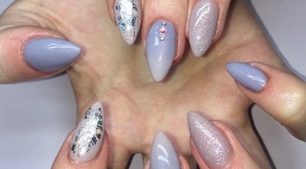 Nails By Lyndsay Mclean