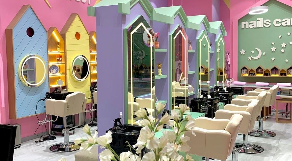 ديكور صالون بستايل مميز في B-Style Arab Mall، السعودية، مكة المكرمة.