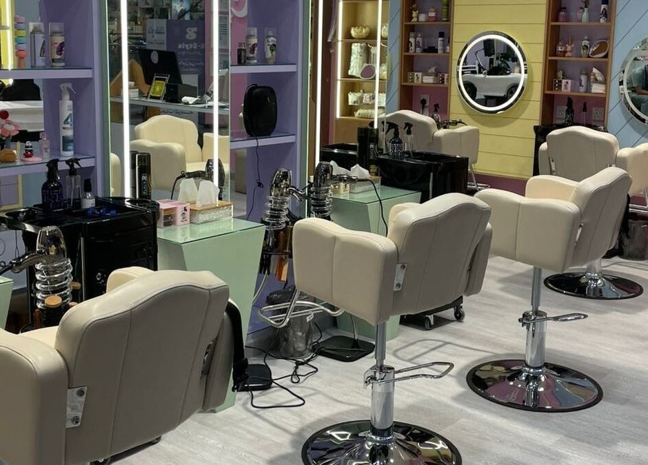 صالون بستايل الأحساء - مقاعد مريحة مرايا أنيقة، السعودية، الشرقية.