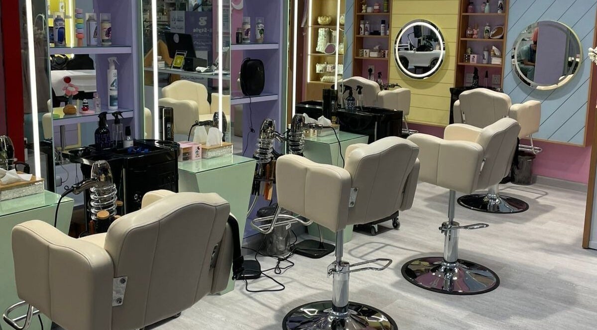 صالون بستايل الأحساء - مقاعد مريحة مرايا أنيقة، السعودية، الشرقية.