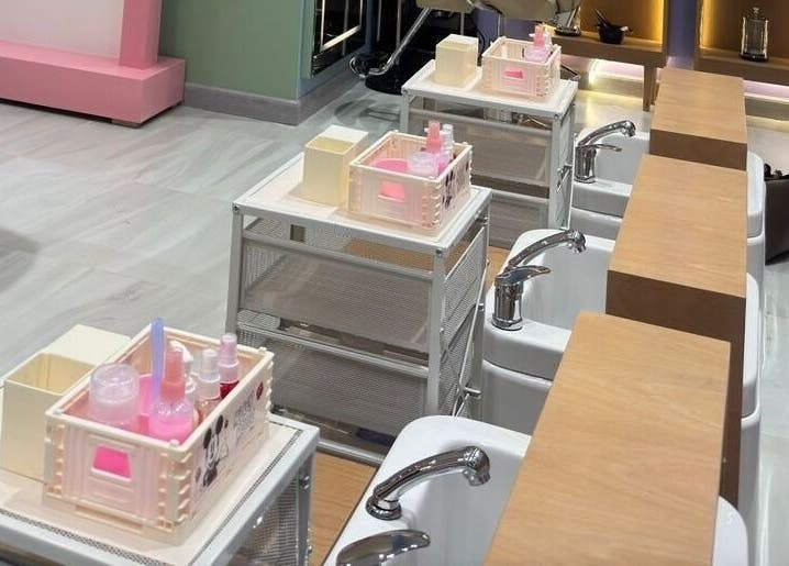 منطقة عناية بالأظافر في B-Style Hail، حائل، محافظة حائل، السعودية، تقدم تجربة عناية راقية.