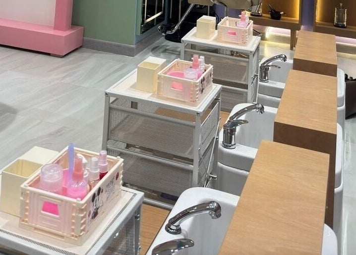 منطقة عناية بالأظافر في B-Style Hail، حائل، محافظة حائل، السعودية، تقدم تجربة عناية راقية.