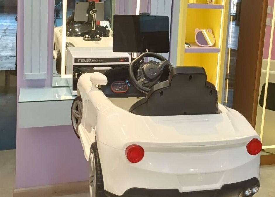 مقعد سيارة الأطفال في صالون بيوتي بمول بي ستايل جزان، جازان، جازان بوليفارد، بلاد صحتك وتجميلك.