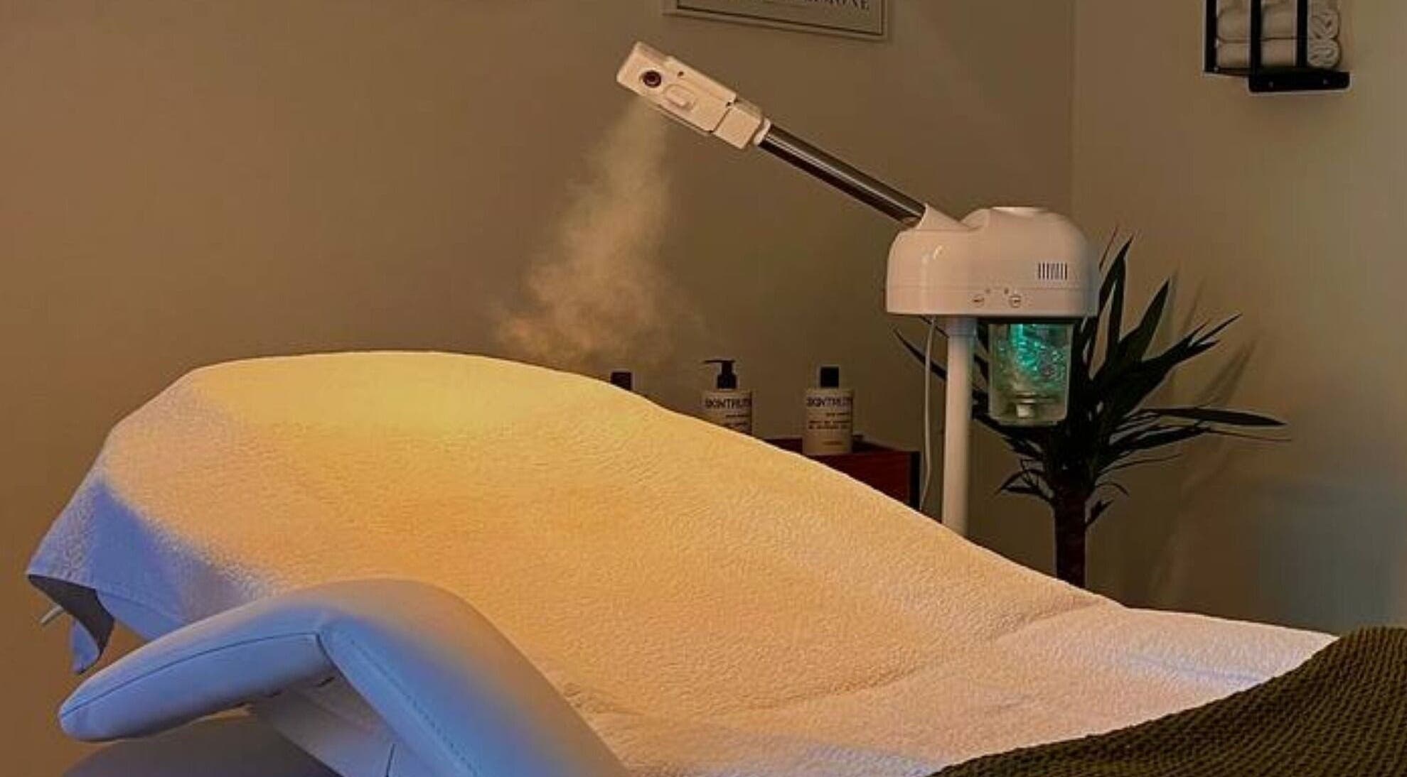 Relaxation room with steam equipment at Essential Recovery, Yarm, England, GB for ultimate wellness.
