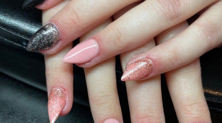 EasBeautyCo image 2