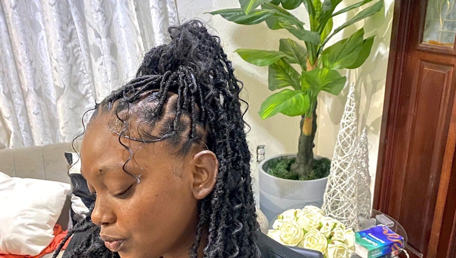 Image de Hair by Yours Truly 1