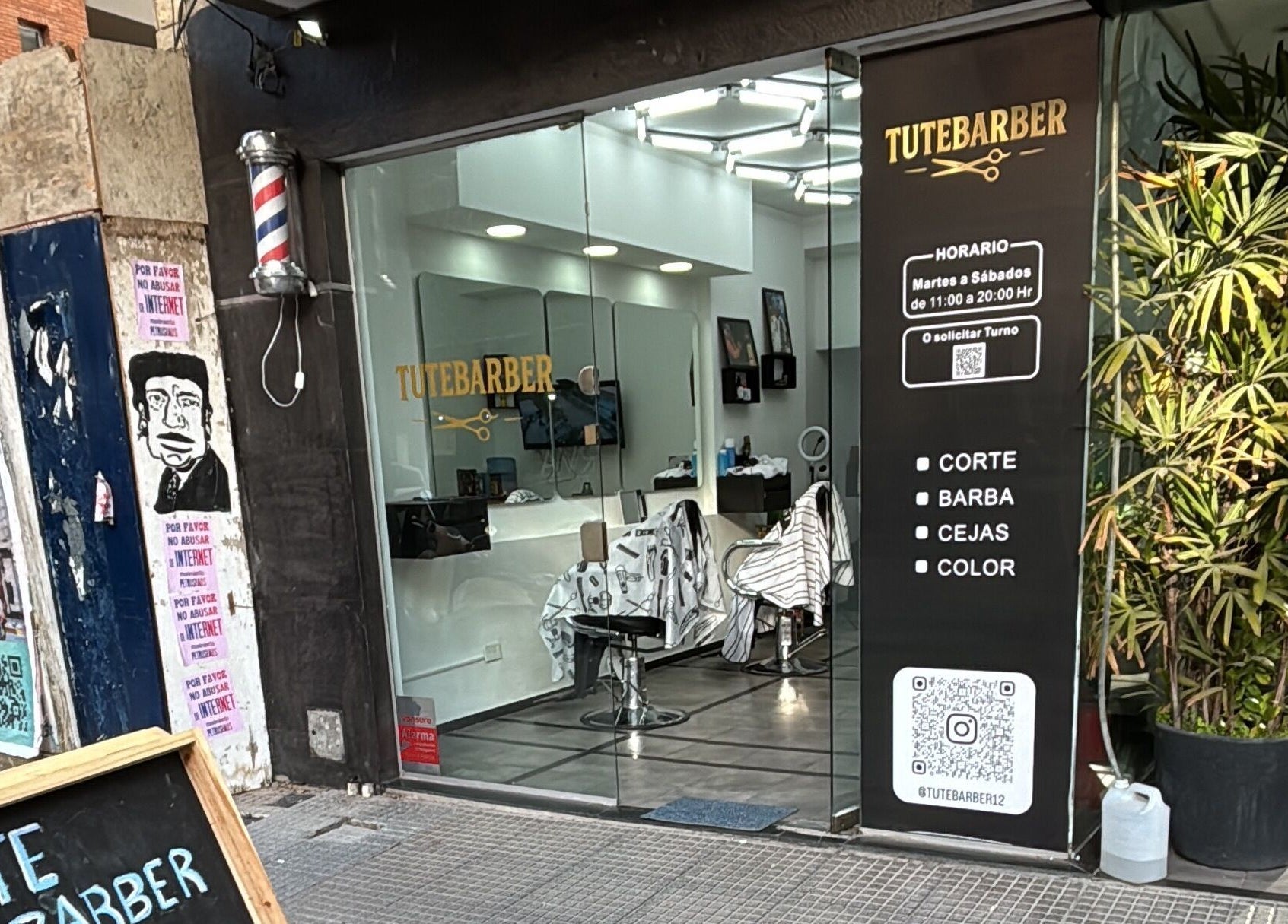 Vista de la entrada de Tutebarber en Buenos Aires, Ciudad Autónoma De Buenos Aires, AR.