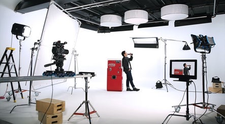 Spacious Studio Space in Singapore, SG with professional camera setup and lighting for creative projects.