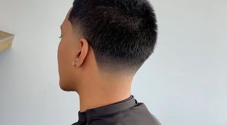 Barberbluntt imej 3
