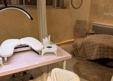 Salle de soins accueillante chez Jan Bordeaux, Bordeaux, Nouvelle-Aquitaine, FR, pour une détente ultime.
