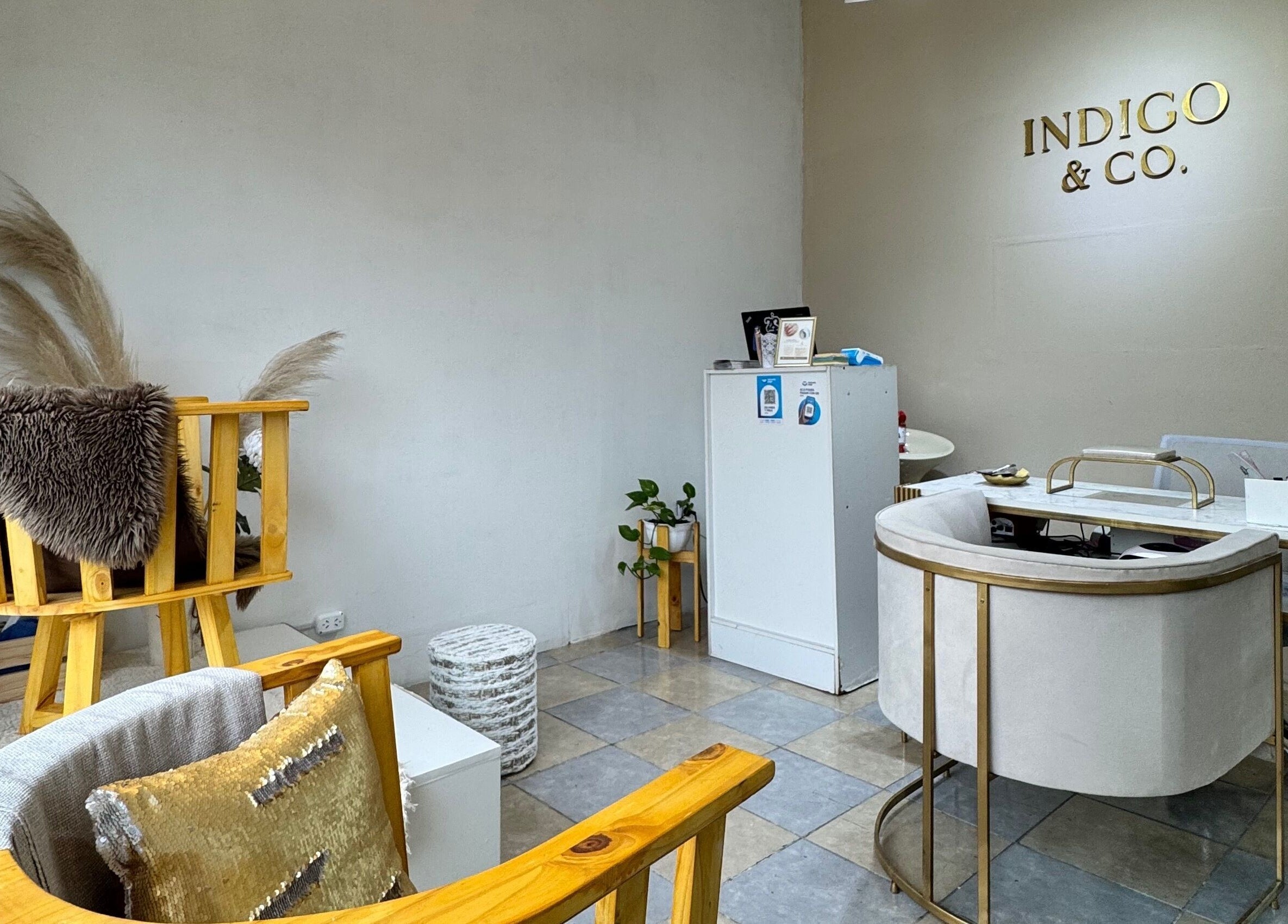 Interior acogedor de Indigo & Co. en Ituzaingó, Provincia De Buenos Aires, AR, con decoración elegante.