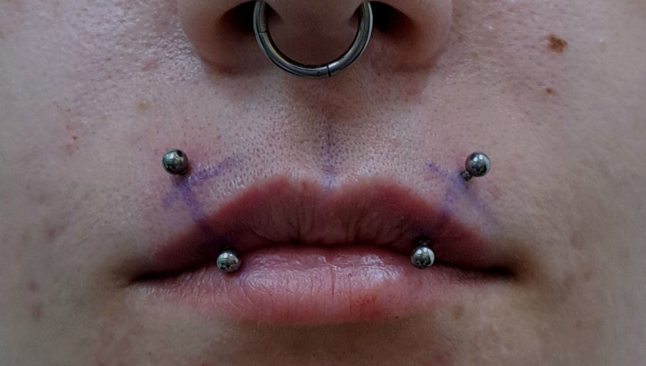 Seven Piercings obrázek 1