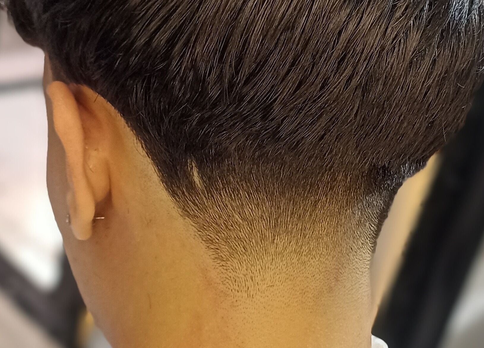 Corte de cabelo detalhado na WHS Barbearia, São Paulo, São Paulo, BR.