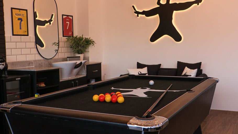 Sweeney Todds Barbers, bilde 1