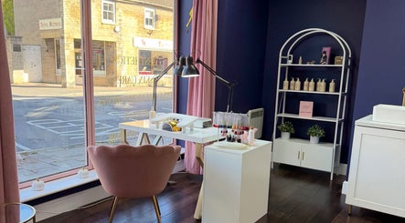 Modern nail station at Jolanta Palka, Witney, England, GB with elegant decor and stylish furnishings.