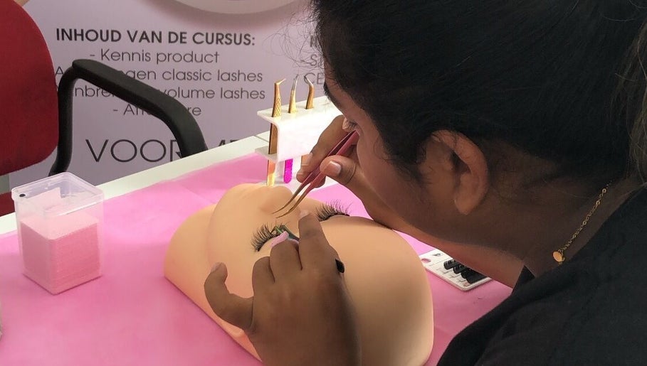 The Lash Lab image 1