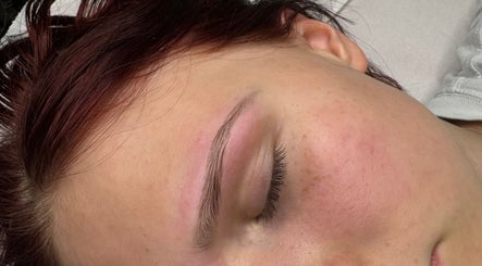 Lashed & Gel’d by Bel imagem 3